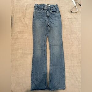 Levi’s 725 Bootcut High Rise Jeans | 25w